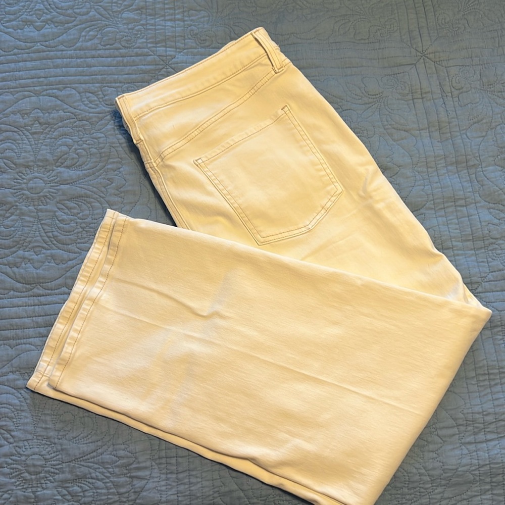 NWOT Chicos wide leg jean